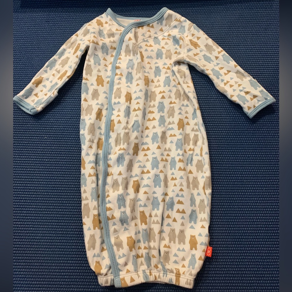 Very gently used 0-3 month magnetic open end gown